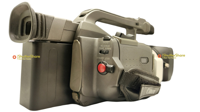 Canon DM-GL1 Camcorder: Detailed View